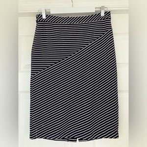 Banana Republic blue and white stripped pencil skirt size 6